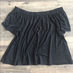 Aritzia wilfred off shoulder tshirt blouse
